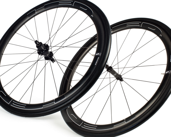 detail HED JET 4 BLACK CLINCHER přední