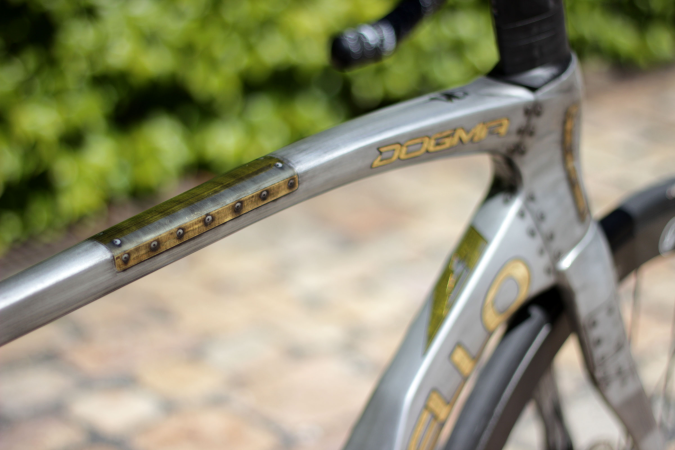 detail PINARELLO F12 SRAM RED AXS - LAK