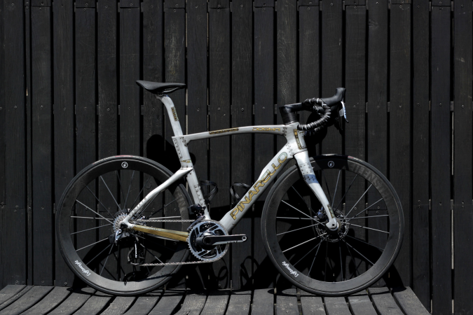 detail PINARELLO F12 SRAM RED AXS - LAK